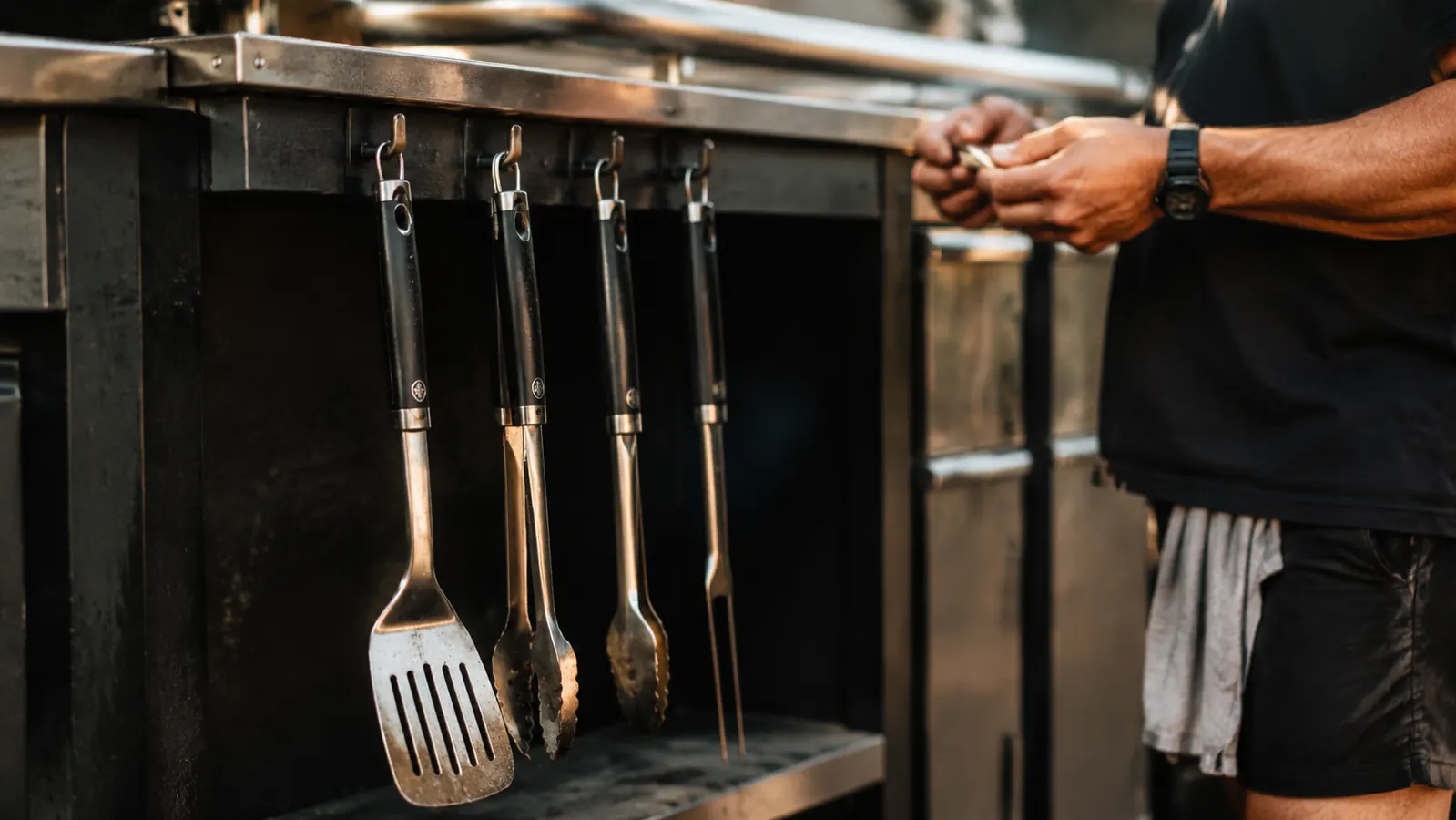 Alpha Grillers BBQ Tool Set Review: Tested Over Two Full Grilling Seasons