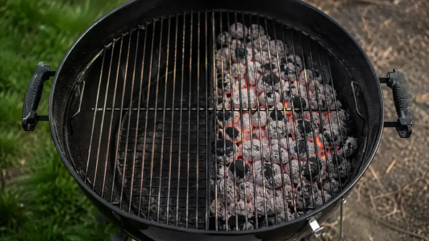 How to Set Up a Two-Zone Fire on Your Charcoal Grill for Better Results
